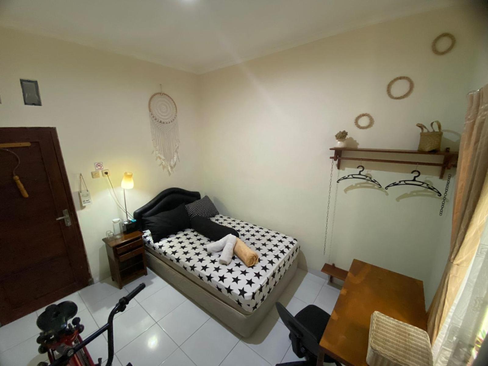 Coliving Jogja Sweet Home Kost Lengkap Di Jogjakarta Δωμάτιο φωτογραφία