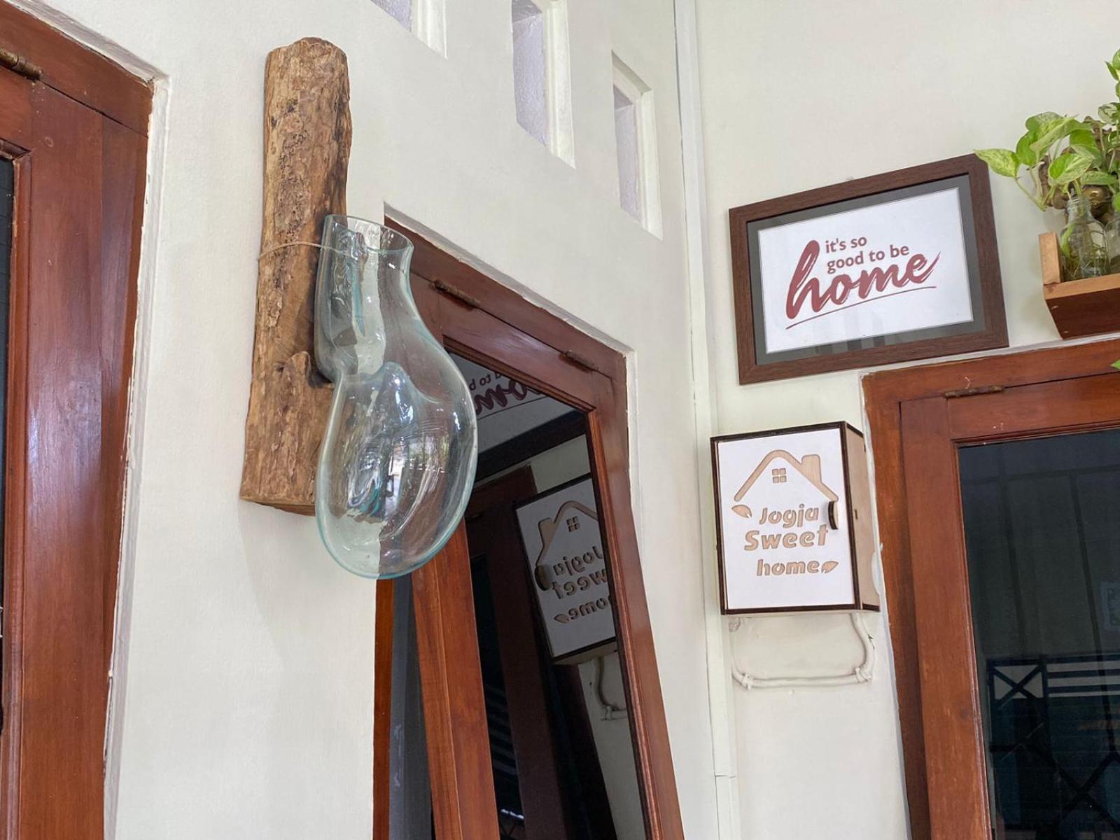 Coliving Jogja Sweet Home Kost Lengkap Di Jogjakarta Εξωτερικό φωτογραφία