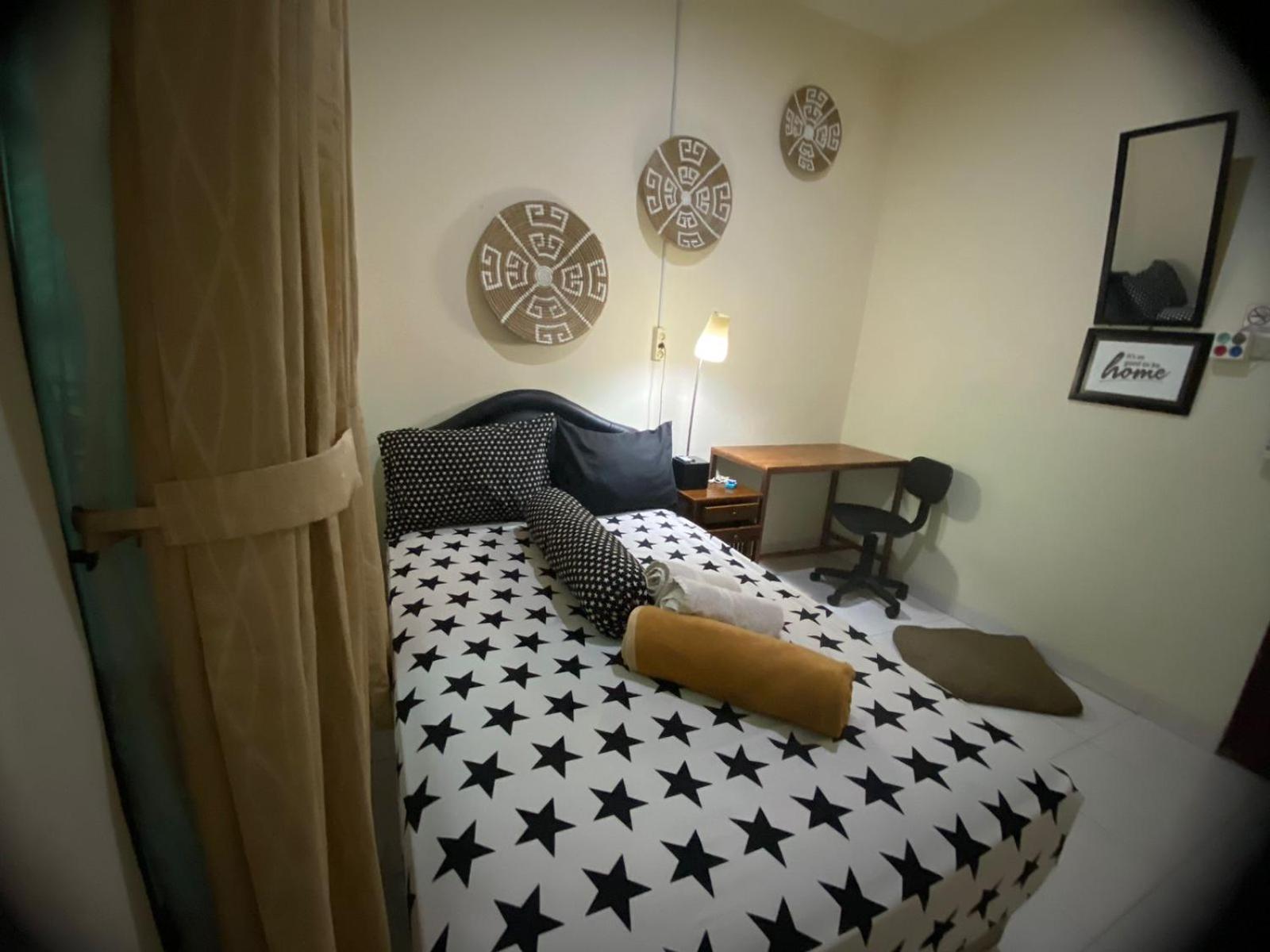 Coliving Jogja Sweet Home Kost Lengkap Di Jogjakarta Δωμάτιο φωτογραφία