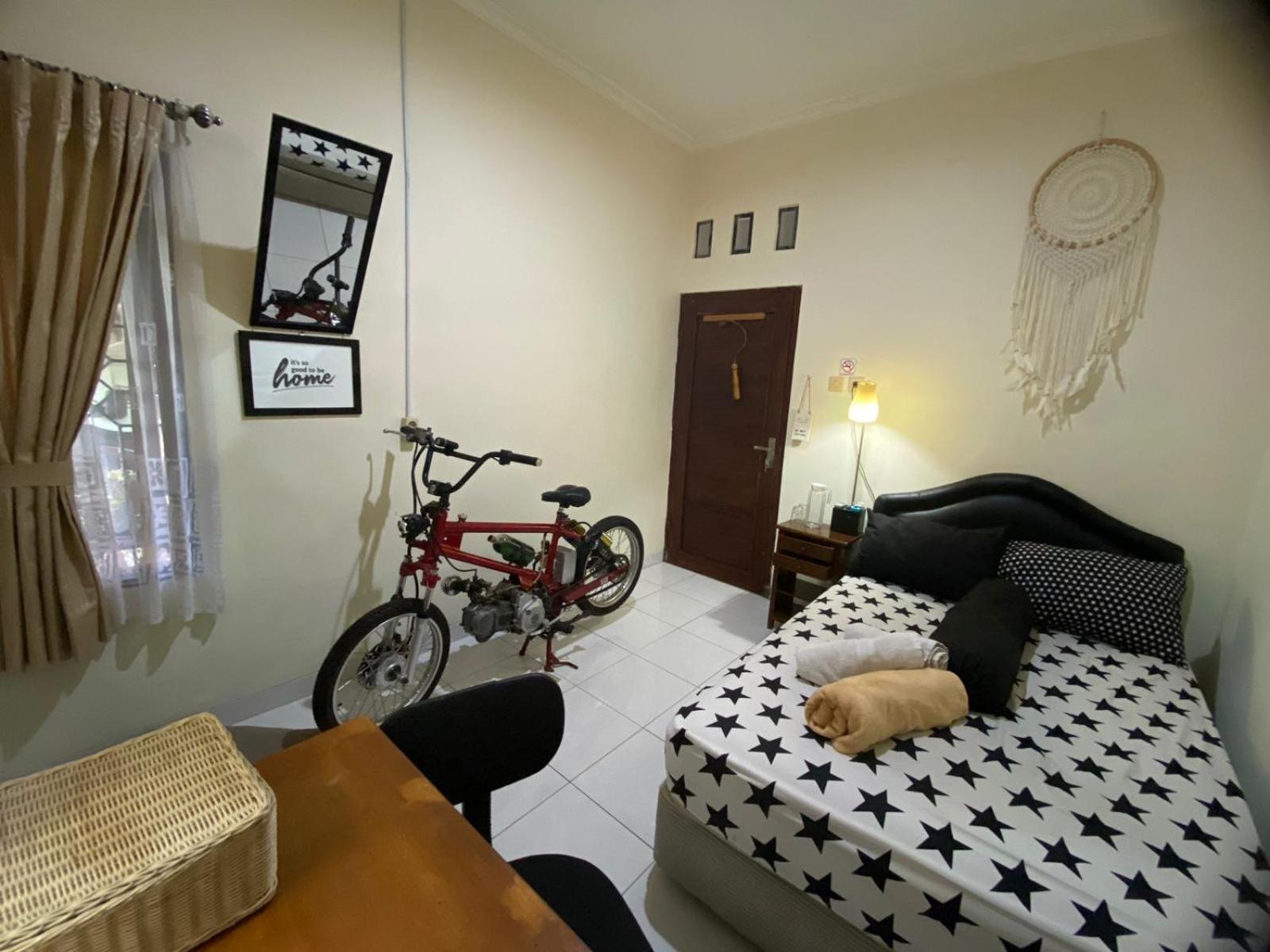 Coliving Jogja Sweet Home Kost Lengkap Di Jogjakarta Δωμάτιο φωτογραφία
