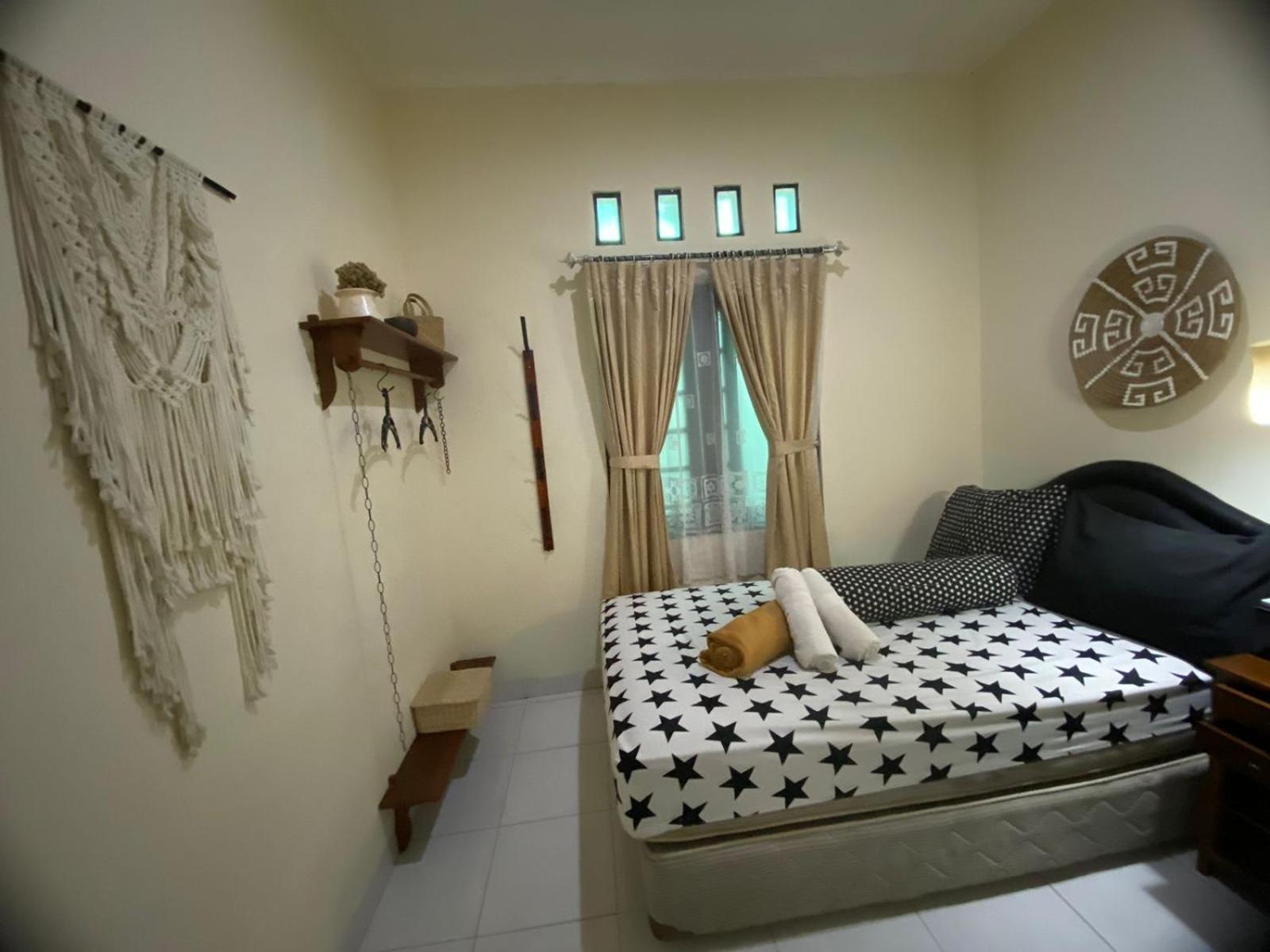 Coliving Jogja Sweet Home Kost Lengkap Di Jogjakarta Δωμάτιο φωτογραφία