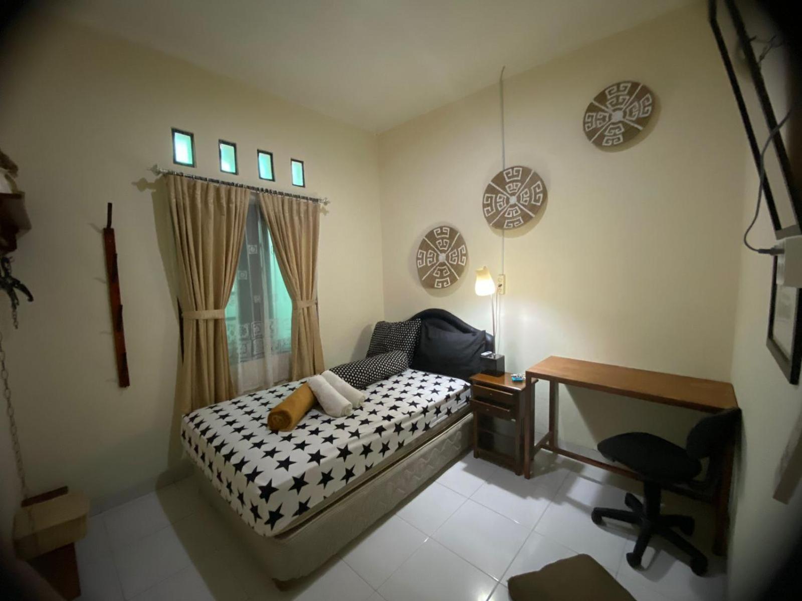 Coliving Jogja Sweet Home Kost Lengkap Di Jogjakarta Δωμάτιο φωτογραφία